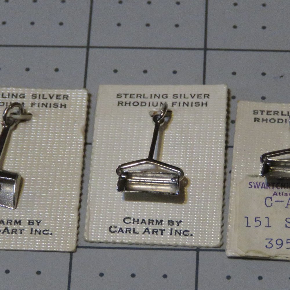 Dust Pan Charms by Carl Art